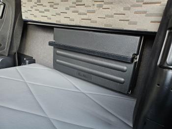 CF 400 4x2 PRITSCHE / PLANE
